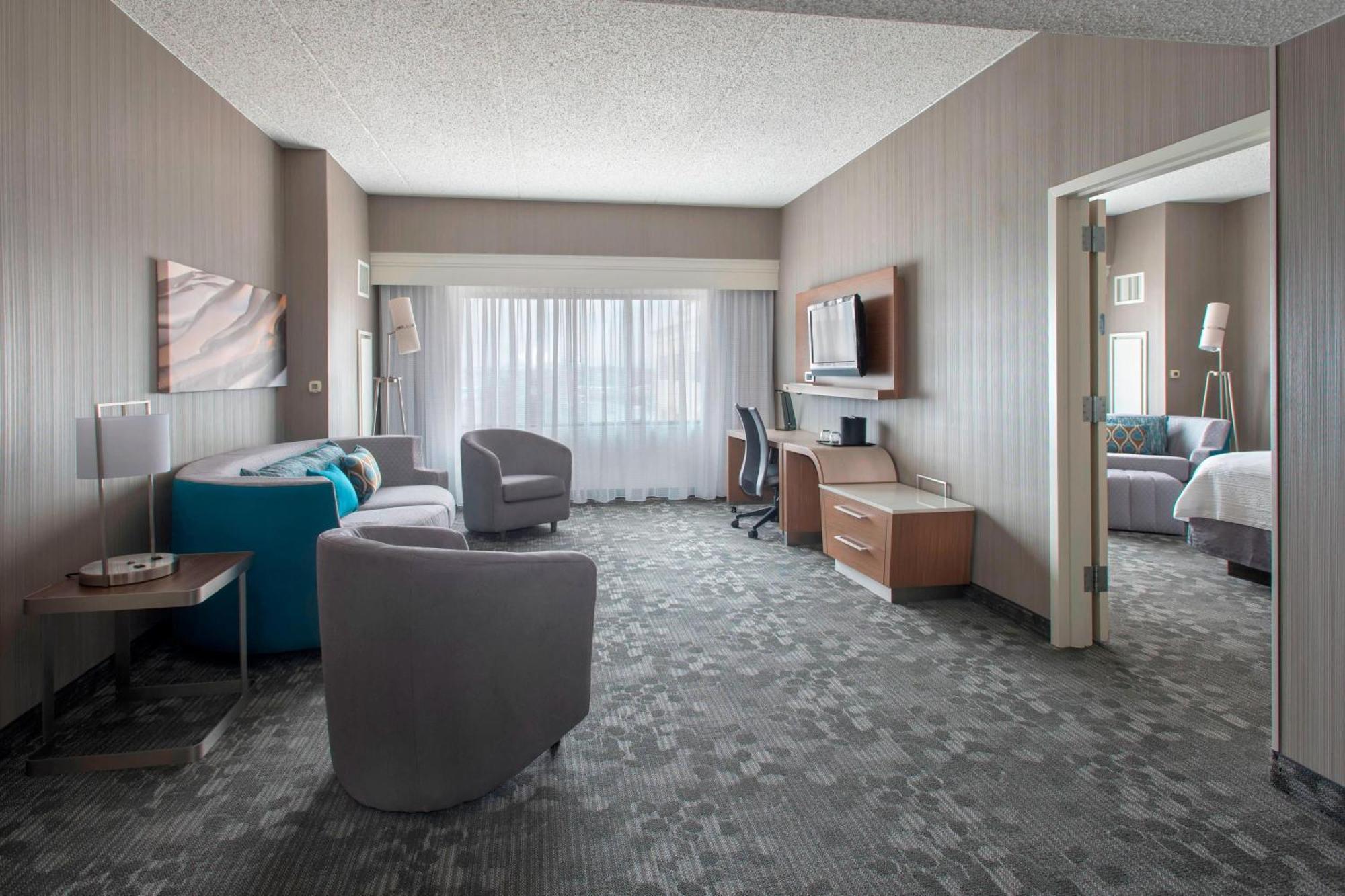 Courtyard By Marriott Newark Elizabeth Hotel Exterior photo