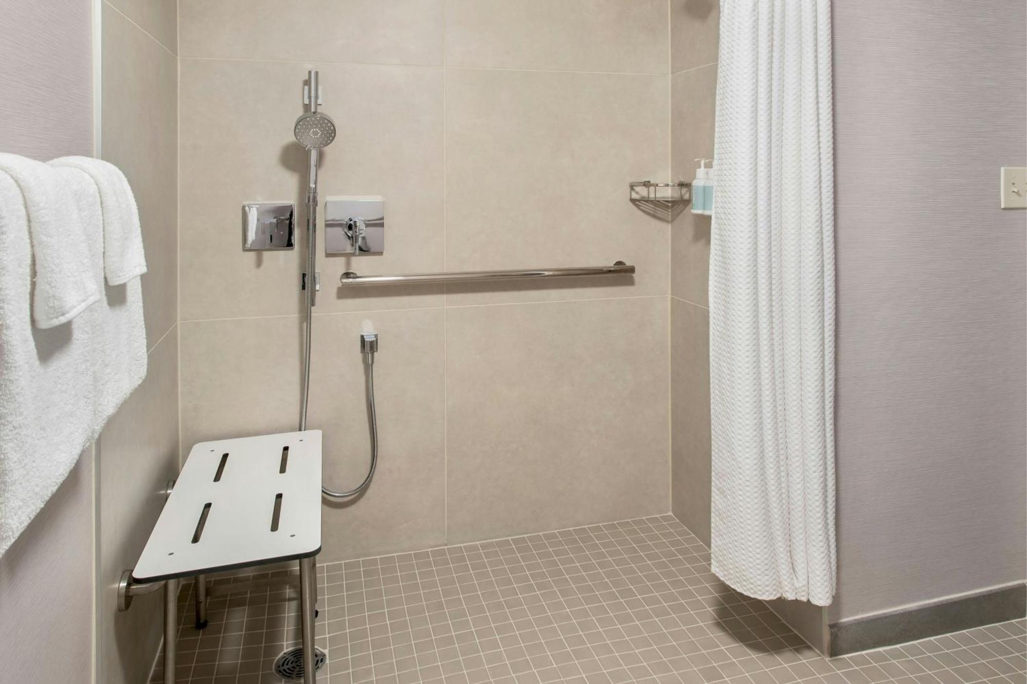 Courtyard By Marriott Newark Elizabeth Hotel Exterior photo